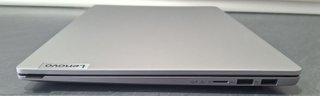 Lenovo Oled Ryzen 5 512GB SSD 16GB RAM Radeon 2GB