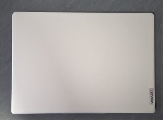 Lenovo Oled Ryzen 5 512GB SSD 16GB RAM Radeon 2GB