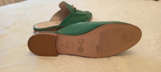 Mules Venecia charol verde