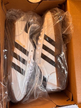 Zapatillas Adidas Spezial Blancas y Negras