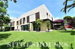 Casa pareada en alquiler en Vinyet-Terramar-Can Pei-Can Girona en Sitges