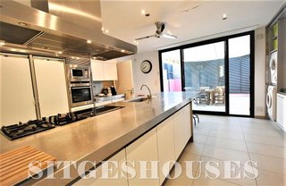 Casa pareada en alquiler en Vinyet-Terramar-Can Pei-Can Girona en Sitges