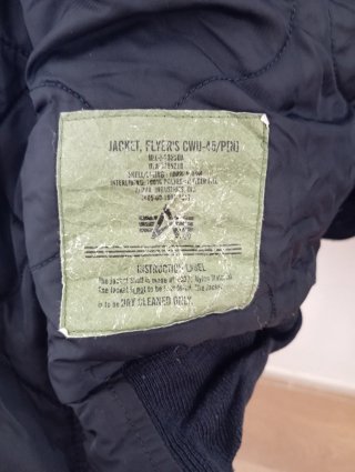 Chaqueta Alpha Industries en azul marino