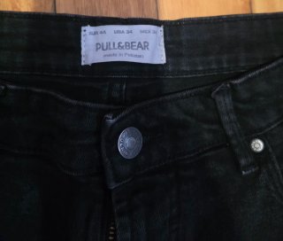 Pantalón corto negro Pull&Bear desgastado