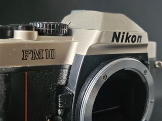 Nikon FM10 Cámara Analógica