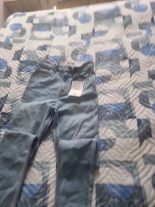 Pantalón pitillo Bershka azul talla XS/34