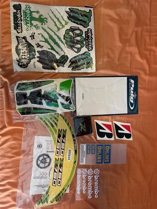 Pegatinas Monster, Puig, Ohlins, Brembo, Z750
