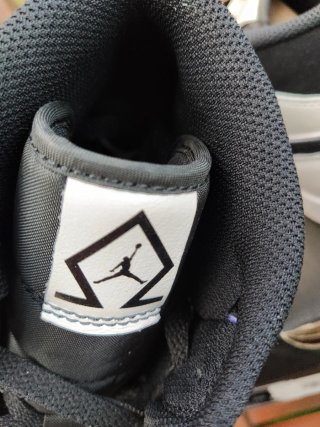 Jordan 1 Mid SE Diamond Talla 44
