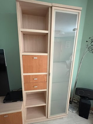 Mueble de salón madera y cristal