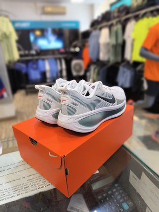 Zapatillas running Nike Vomero 18 Hombre Talla 43