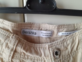 Jeans cargo beige Bershka
