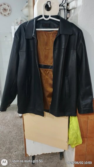 Chaqueta de piel LEDA negra