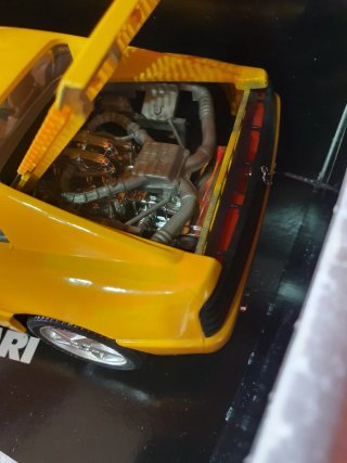 Ferrari 348 TB  Bburago scala da 1/18