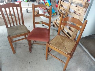 Sillas de madera con asiento de tela