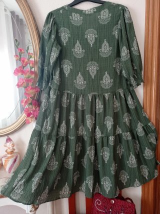 Vestido de verano verde con estampado