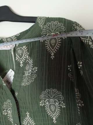 Vestido de verano verde con estampado