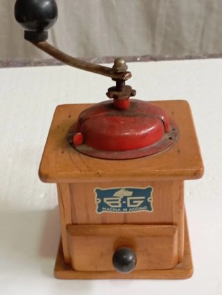 Molinillo de café antiguo madera y metal