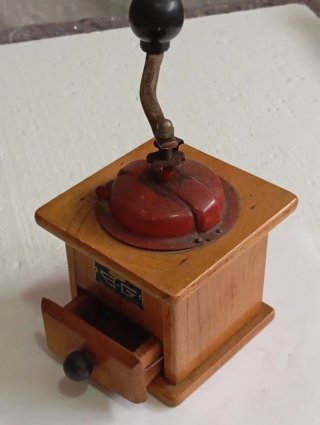Molinillo de café antiguo madera y metal