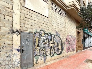 Local comercial en venta en San Luis en Almería