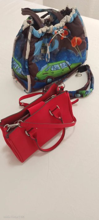 Bolso Multicolor y Rojo