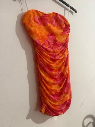 Vestido de fiesta naranja y rosa