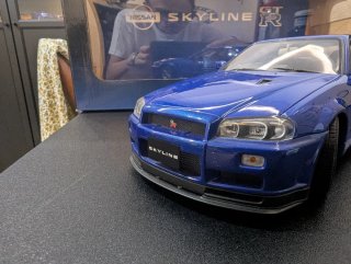 Nissan Skyline R34 Autoart 1:18 con caja
