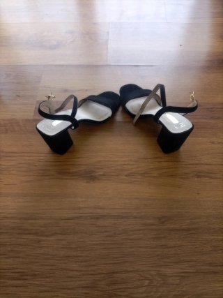 Zapatos de tacón negros