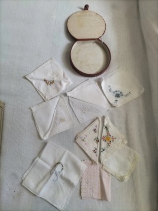 Pañuelos antiguos bordados virgen dolorosa