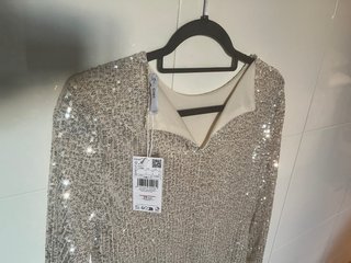 Vestido lentejuelas Zara dorado/plateado