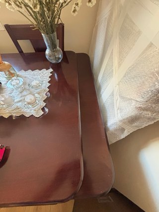 Mesa comedor caoba y mesa tv