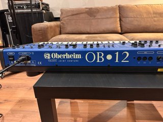 Sintetizador Oberheim OB12