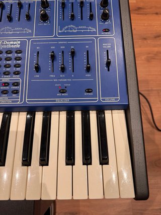 Sintetizador Oberheim OB12