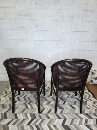 Pareja sillones rejilla madera oscura y piel rosa