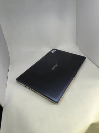 Ordenador portátil Asus r553l