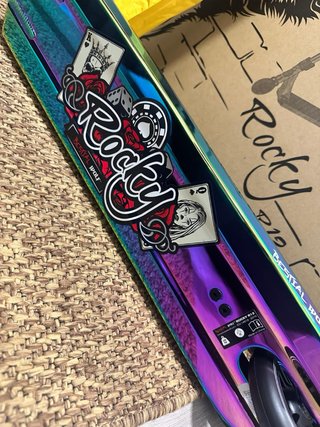 Patinete Bestial Wolf Morado y Amarillo