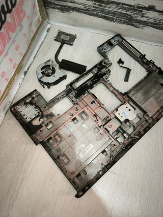Carcassa inferiore HP 650 G1 + Vari pezzi