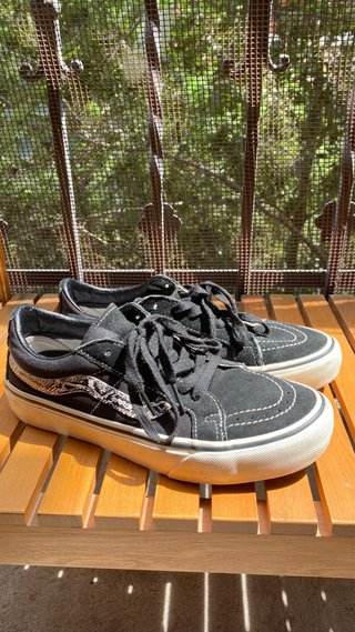 Zapatillas Vans Sk8-Hi negras con estampado