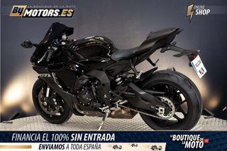 YAMAHA YAMAHA R1 *POCOS KMS* CUPULA*MATRICULADA EN EL 2025*