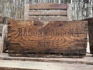 Caja de madera antigua RAMON CARDONA NAVAS