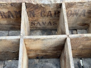 Caja de madera antigua RAMON CARDONA NAVAS
