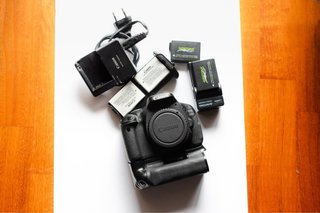 Kit 2 Batterie Patona LP-E8 + Caricabatterie