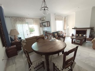 Casa adosada en venta en Puerto Banús en Marbella