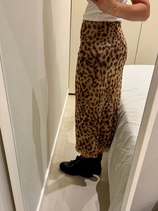 Falda Zara Animal Print Midi