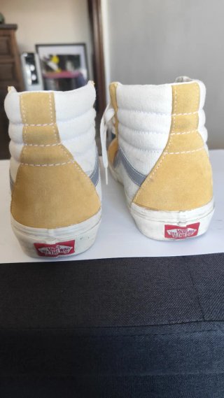 Zapatillas Vans Mostaza y Blancas Talla 38,5
