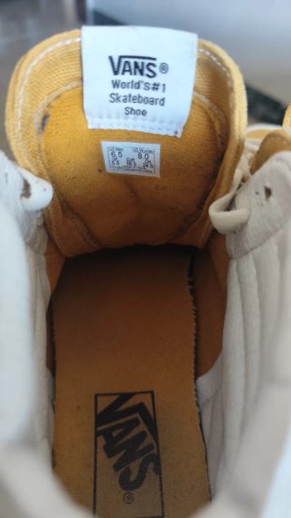 Zapatillas Vans Mostaza y Blancas Talla 38,5