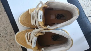 Zapatillas Vans Mostaza y Blancas Talla 38,5