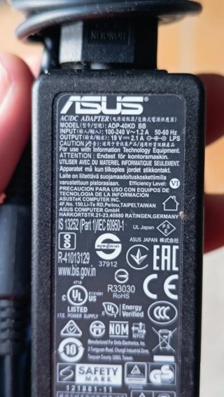 Lote Cargadores Portátil y Monitor Asus