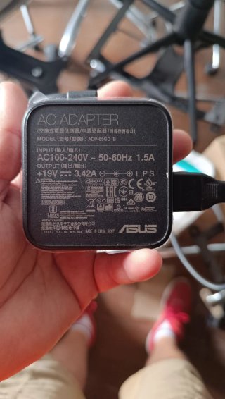 Lote Cargadores Portátil y Monitor Asus