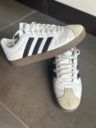 Adidas Zapatillas Blancas y Beige