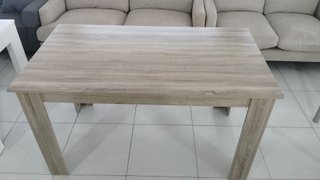 Mesa de comedor de madera color beige/marrón